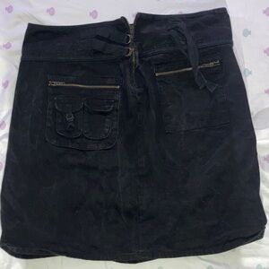 Chic Black Mini Skirt with Zipper Details